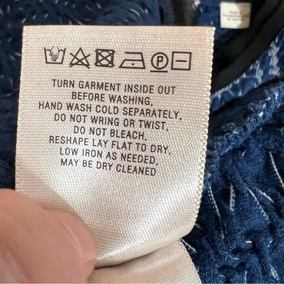 Anthropologie Postmark Sleeveless Blouse Blue Textured Black Trim Quilted Small - Picture 9 of 11